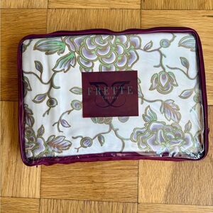 NWT Frette Couture Have Fun Floral Queen Duvet Cover, Daffodil/Lilac